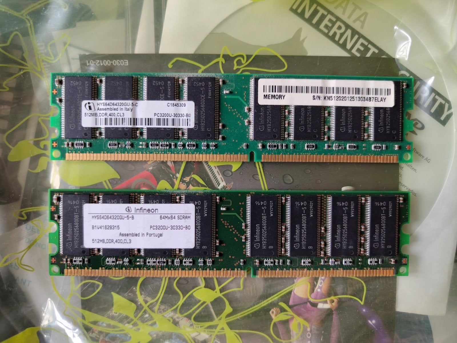 2x 512MB DDR1 PC3200 400MHz geheugen – Infineon, Computers en Software, RAM geheugen, Ophalen of Verzenden, Gebruikt
