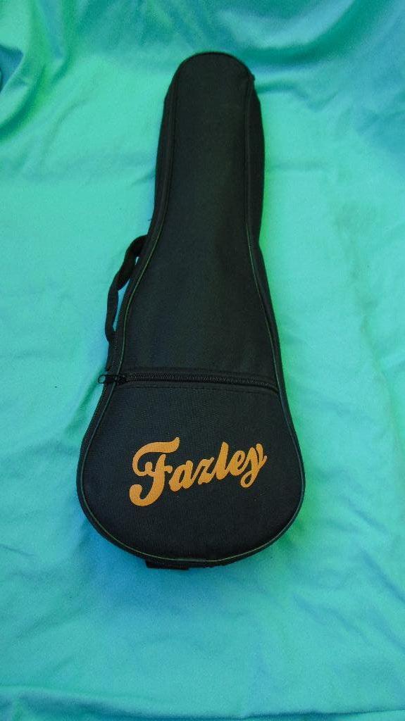 Fazley sopraan ukelele met tas., Muziek en Instrumenten, Snaarinstrumenten | Gitaren | Akoestisch, Ophalen, Zo goed als nieuw
