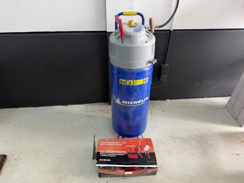 Michelin compressor 50L + RODA luchtslang + accessoire set, Ophalen