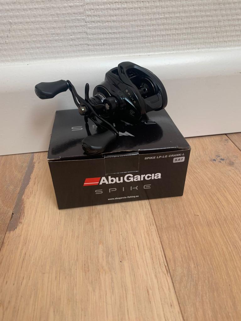 Nieuwe Abu Garcia Spike LP-LG Crank LH reelmolen, 10 lagers, Watersport en Boten, Hengelsport | Roofvissen, Nieuw, Werphengel