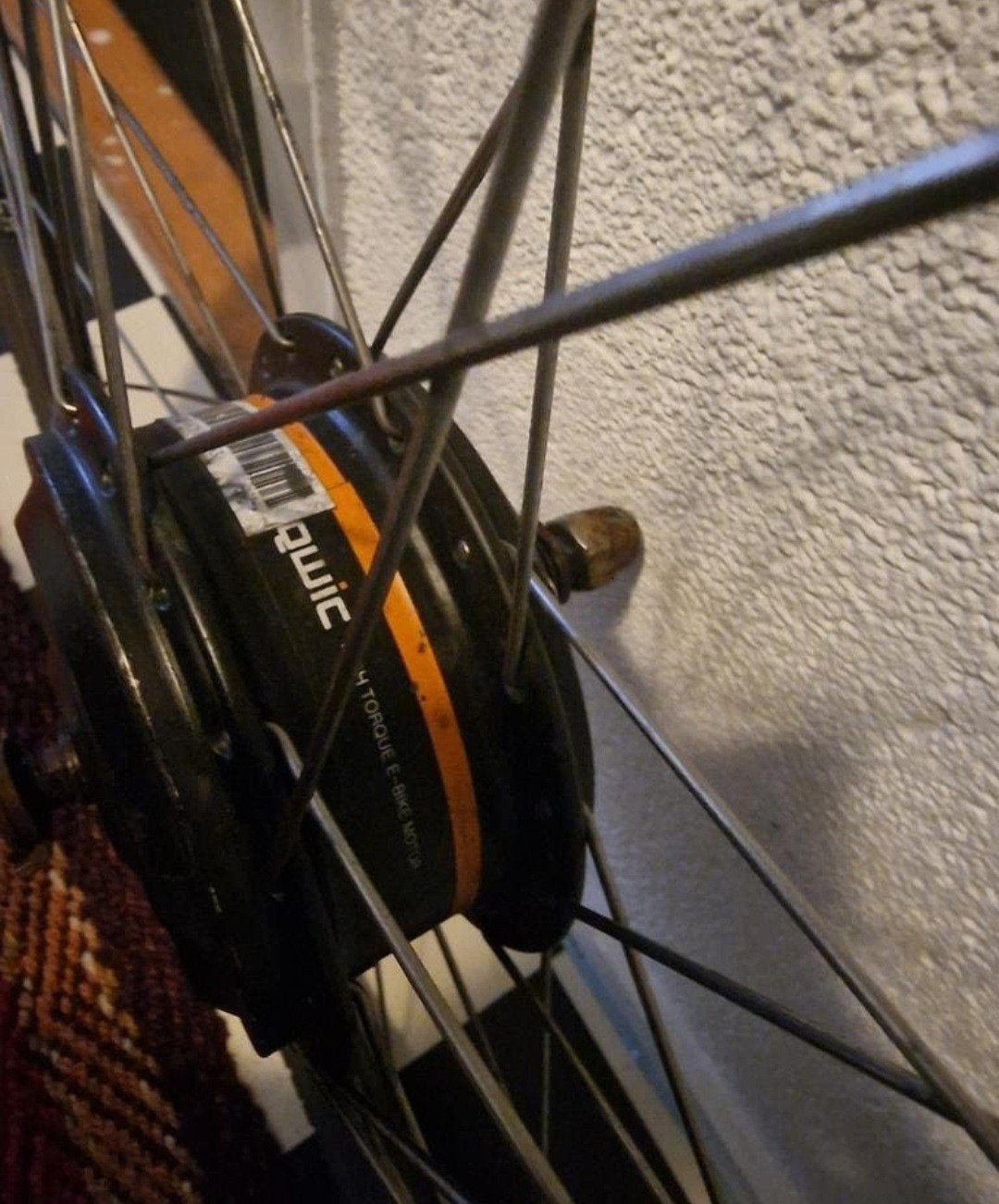 goed werkende QWIC 28 inch voorwiel met motor, Ophalen, Band