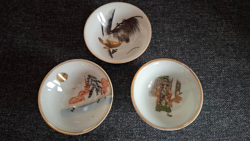 Set van 3 Japanse porseleinen sake kommetjes, Antiek en Kunst, Ophalen of Verzenden