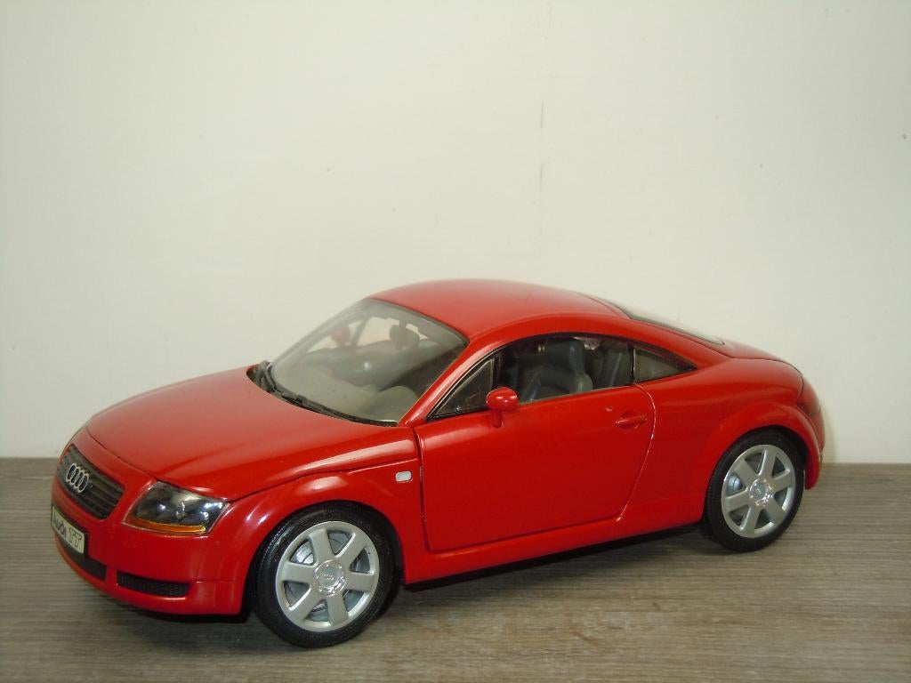 Audi TT Coupe - Revell 1:18, Duitsland, Auto, Verzenden, Revell