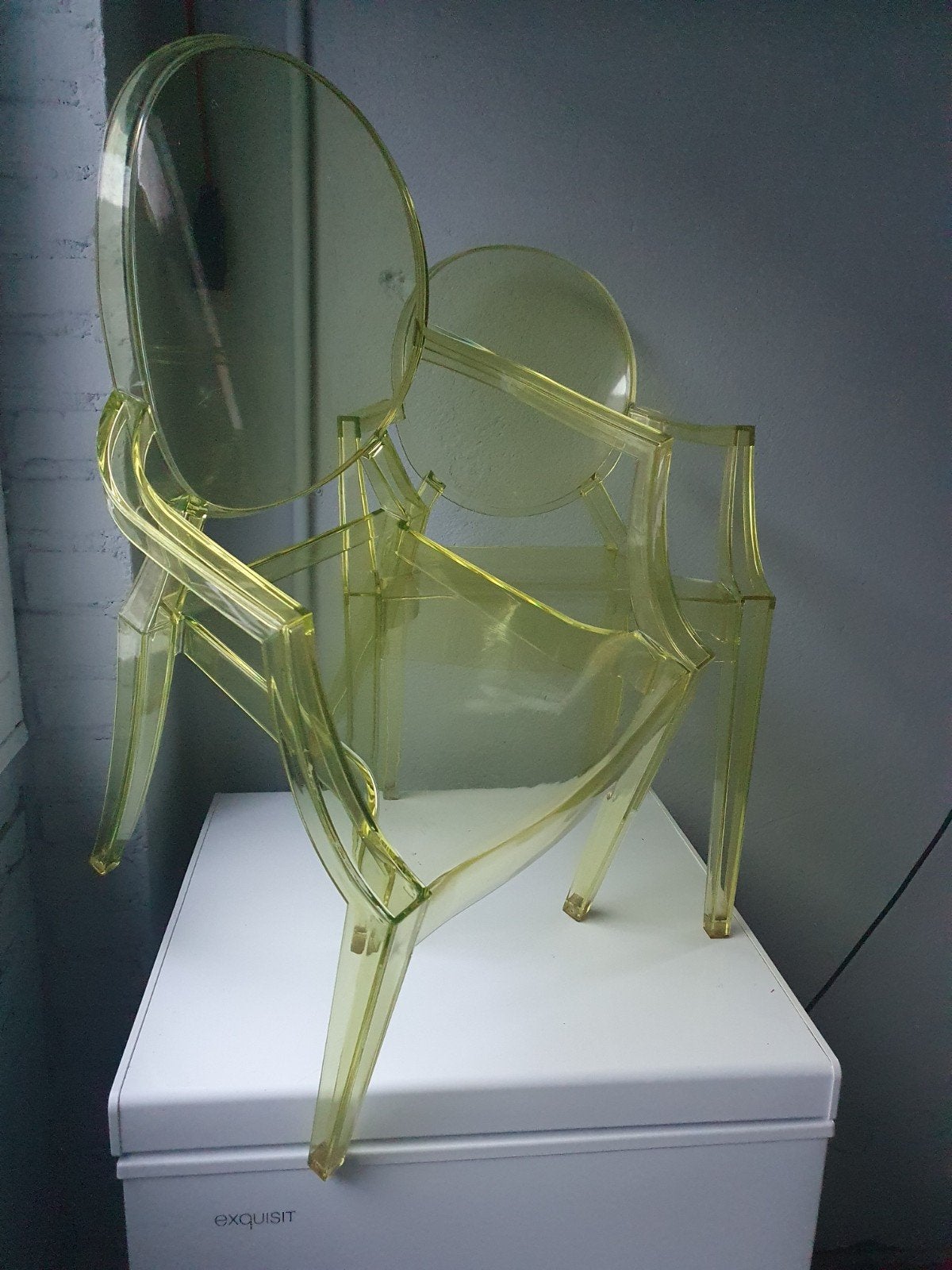 Kinder stoeltjes. Transparant groen. Hg 55-40-35 cm., Ophalen of Verzenden