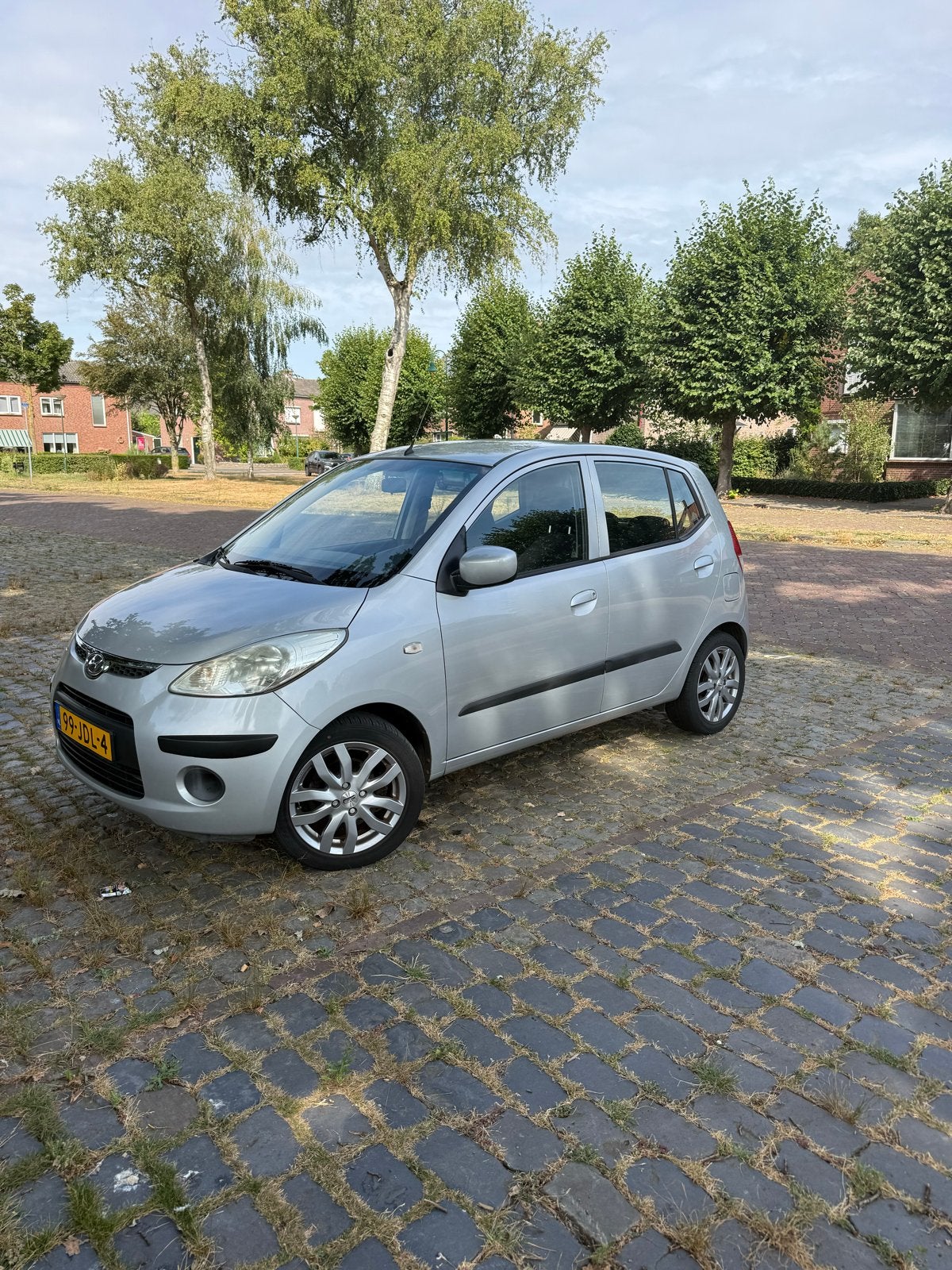 Hyundai i10 1.1 5DR, lage KM stand, grijs/zilver, Auto's, Voorwielaandrijving, 31 €/maand, 4 cilinders, 400 kg