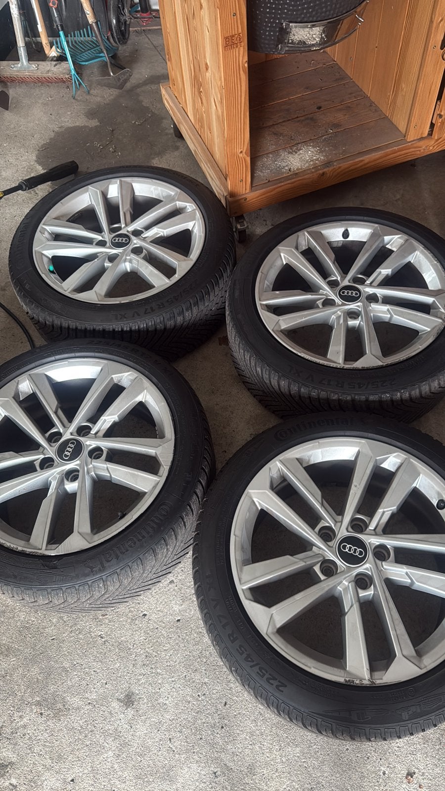 Audi a3 velgen 17 inch standaard met band, Ophalen of Verzenden, Gebruikt