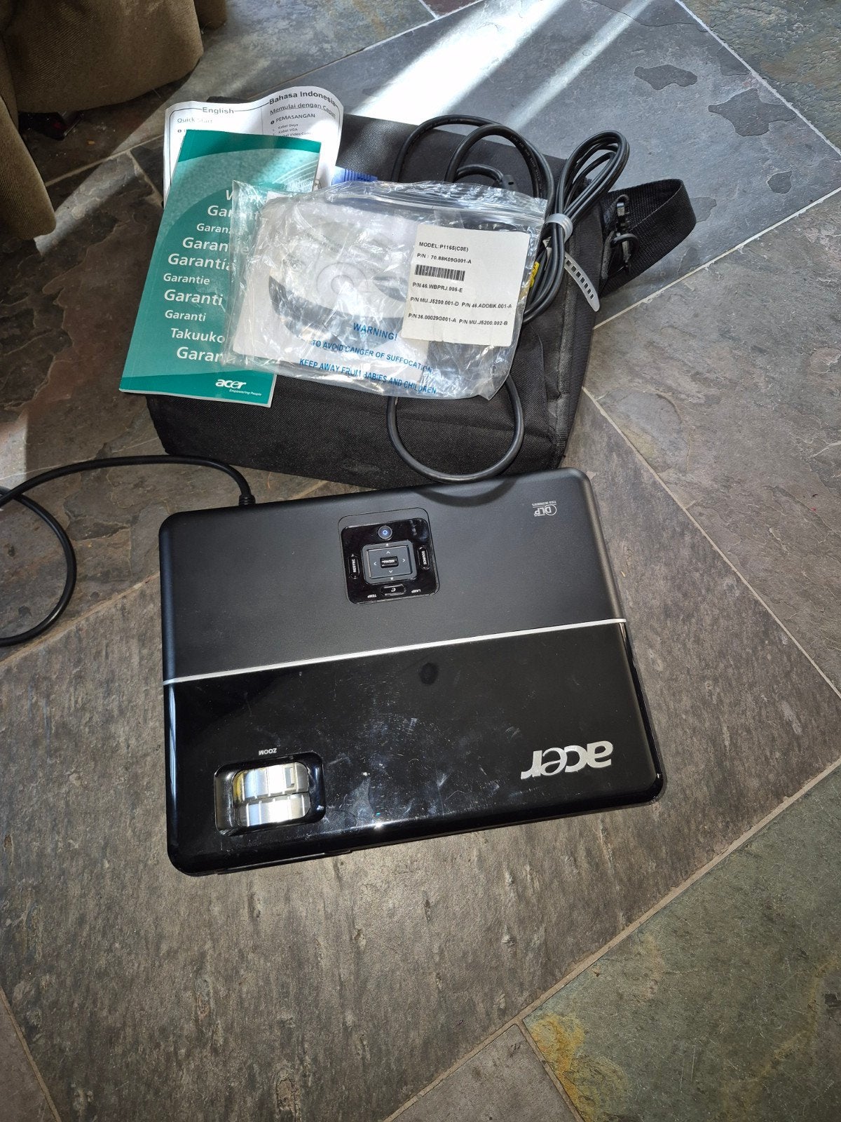 beamer Acer P1165 DLP Projector met accessoires, Gebruikt, Ophalen of Verzenden, DLP, Overige resoluties