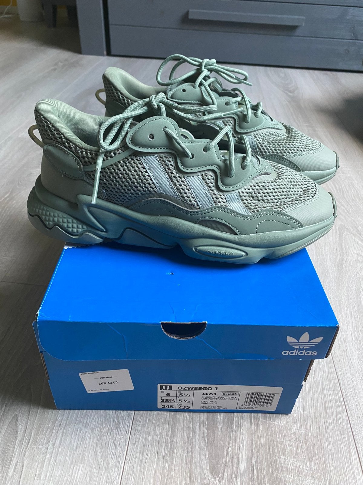 Adidas Originals ozweego j sneakers groen maat 38 2/3, Jongen of Meisje, Schoenen, Nieuw, Ophalen of Verzenden