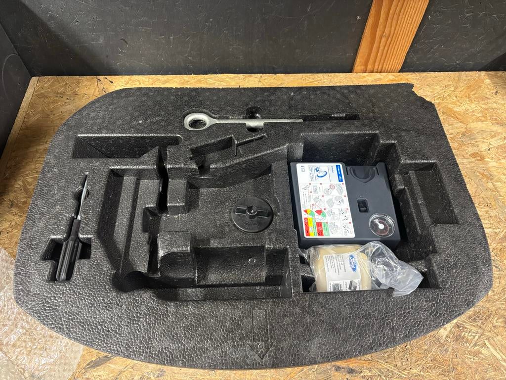 Ford Ka bandenreparatieset met compressor, Ophalen of Verzenden