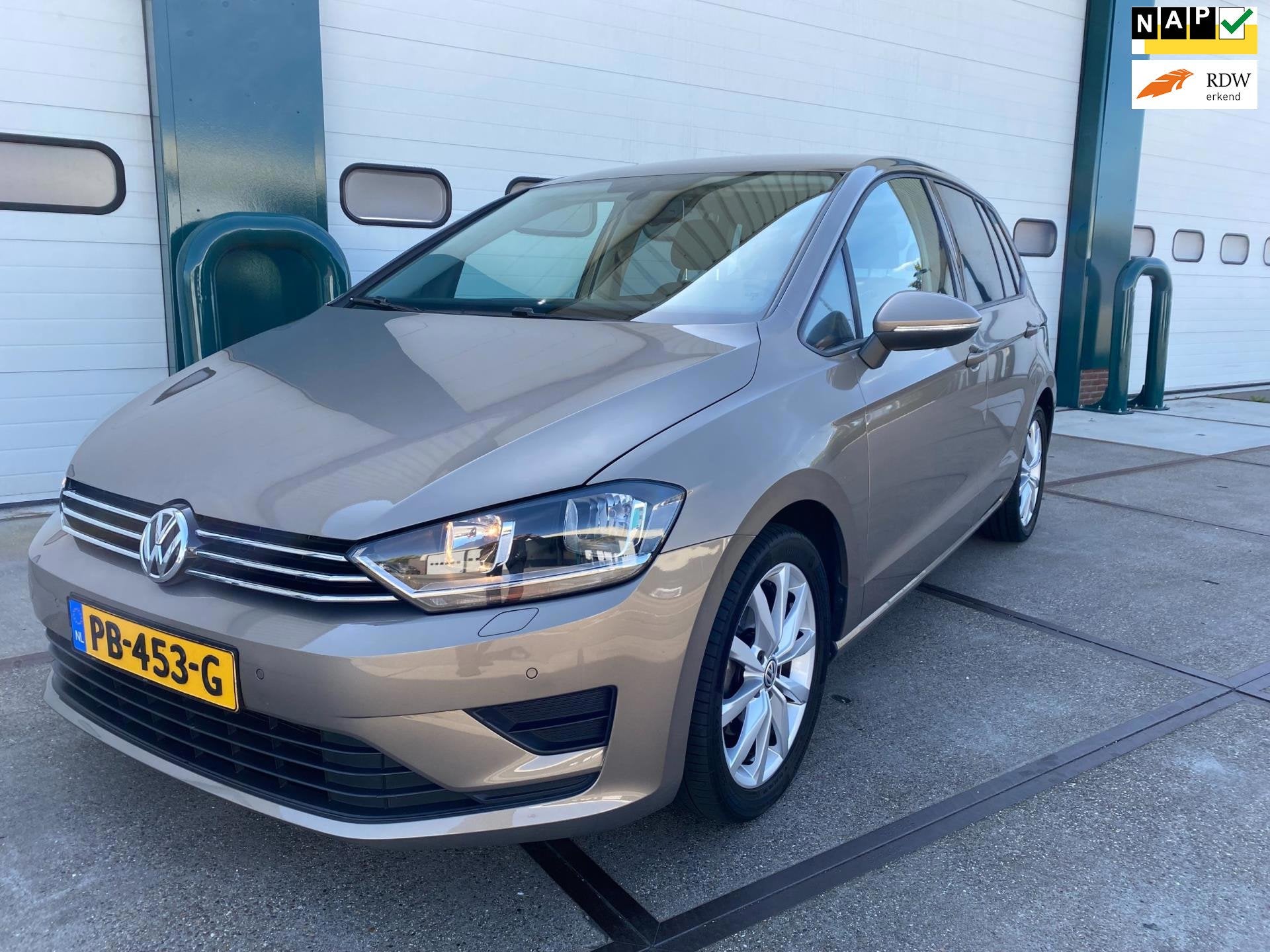 Volkswagen Golf SportsVan