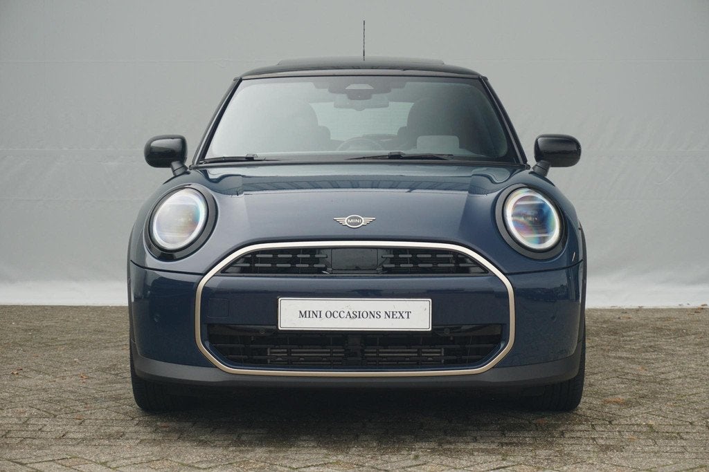 MINI 3-Deurs Cooper C / Favoured Uitvoering / Pakket M / 18', Auto's, Mini, Gebruikt, Euro 6, 156 pk, Met garantie (alle)