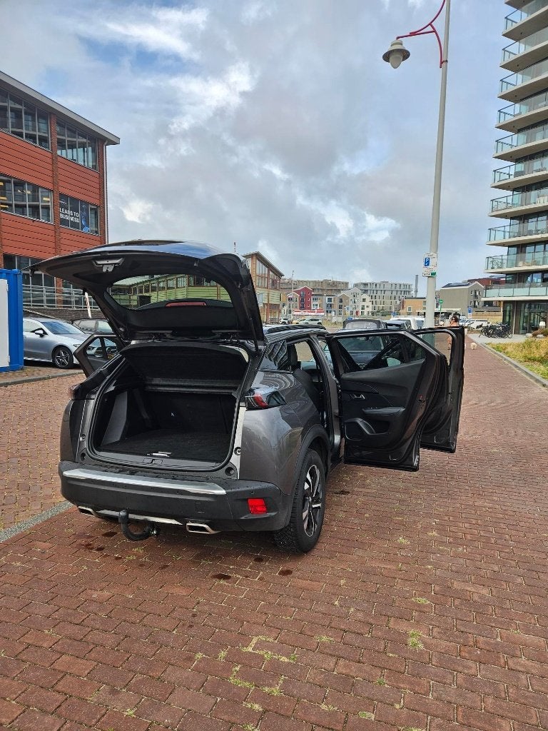 Foto 5 van Peugeot 2008 1.2 Puretech 130pk 2020 Grijs AUT / LEER / PANO