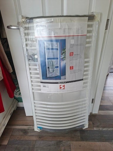 Schulte Europa Design Radiator / Handdoekradiator – Wit, Ophalen, 500 tot 800 watt, Hoog rendement (Hr), Radiator