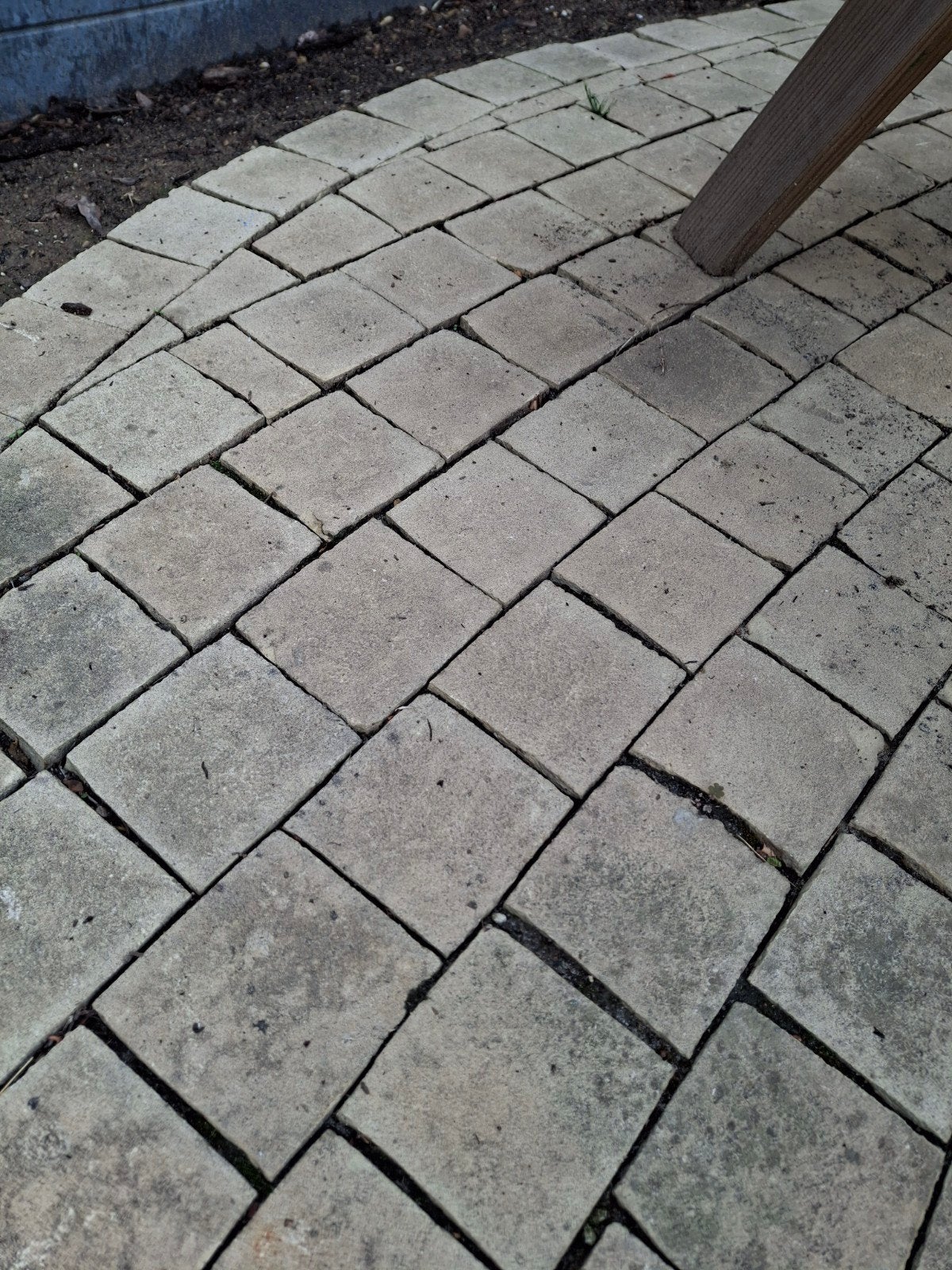 Gratis af te halen: Gebruikte terrastegels (ca. 30-32 m²), Ophalen, Gebruikt, Beton, Terrastegels