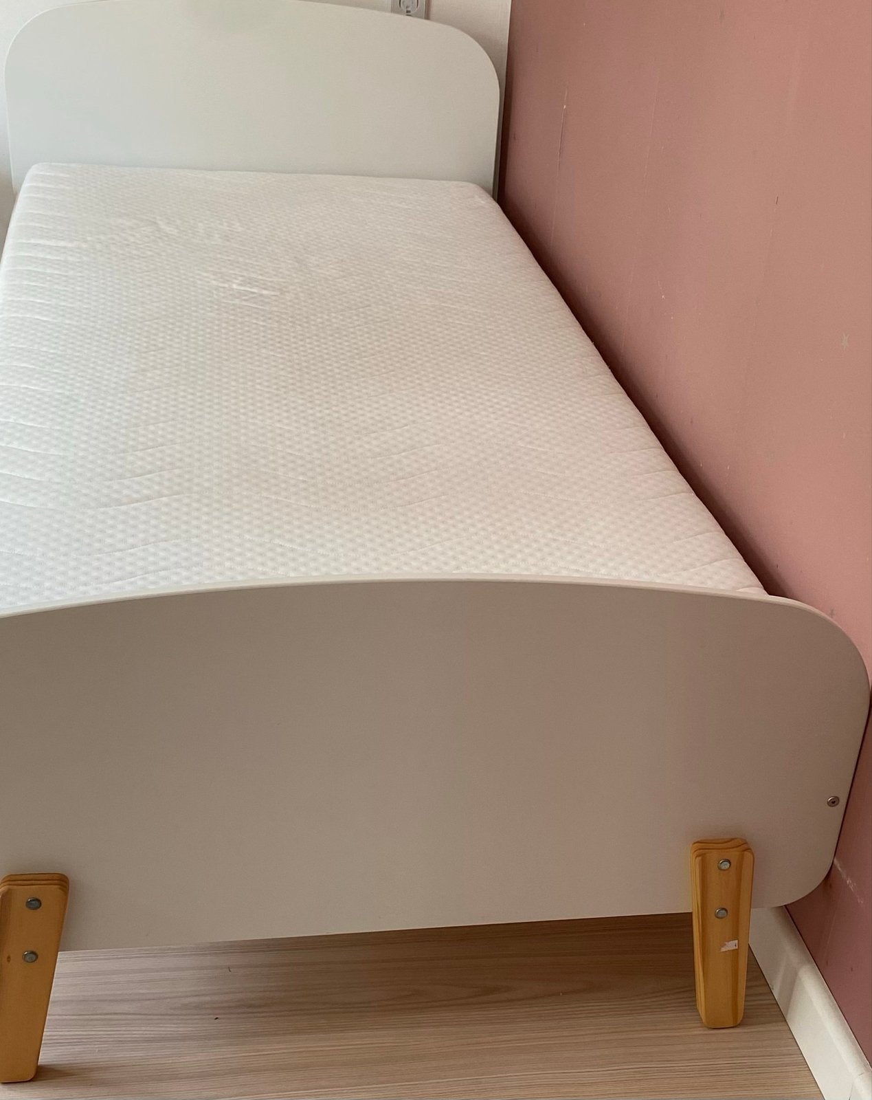 Eenpersoonsbed, wit met lattenbodem en matras 200x90 cm, Huis en Inrichting, Ophalen, 90 cm, Eenpersoons, Wit