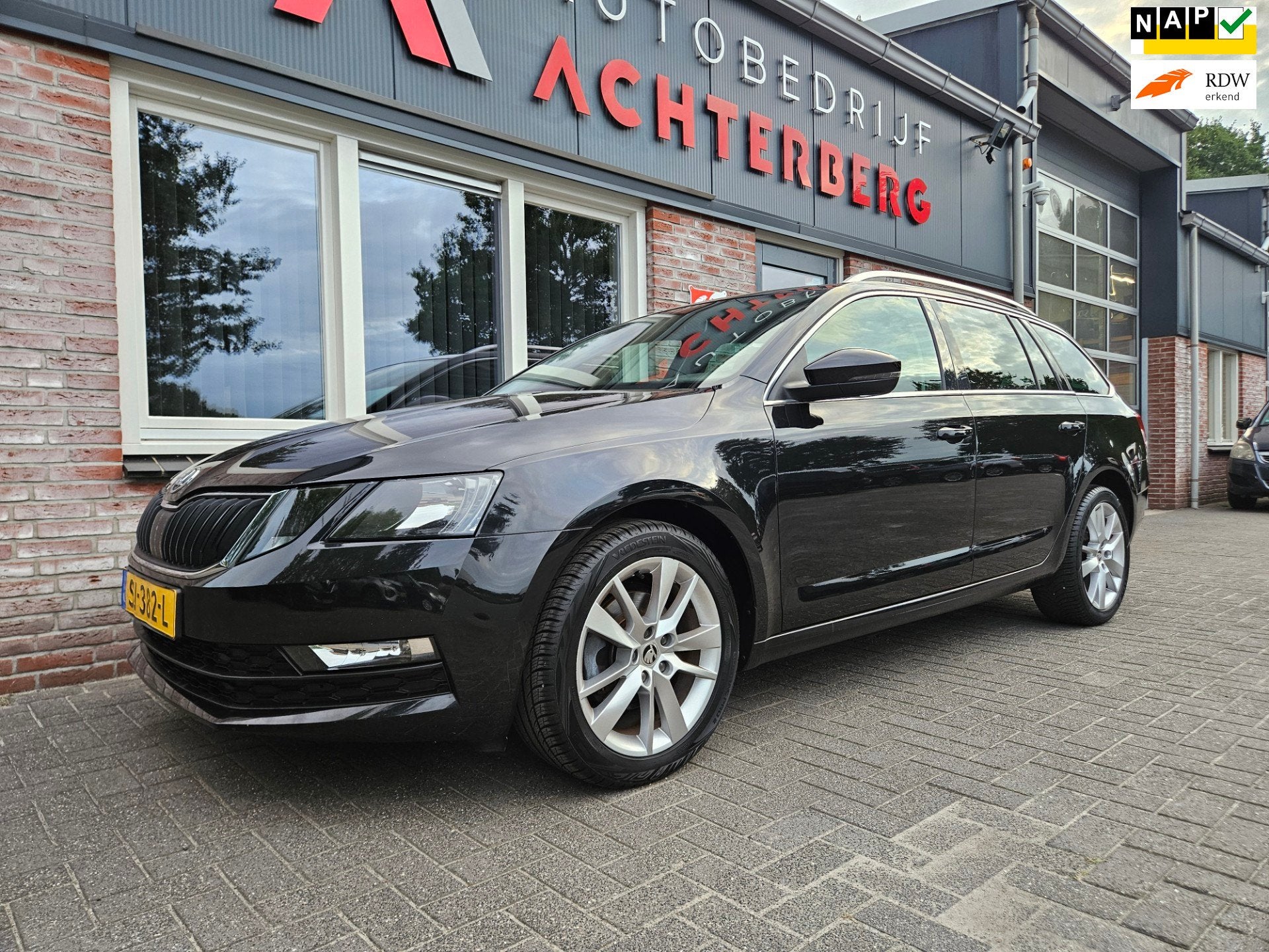 Skoda Octavia Combi 1.0 TSI Trekhaak! Carplay! Airco/Clima!, Auto's, Voorwielaandrijving, Dealer onderhouden, Gebruikt, Automatische klimaatregeling