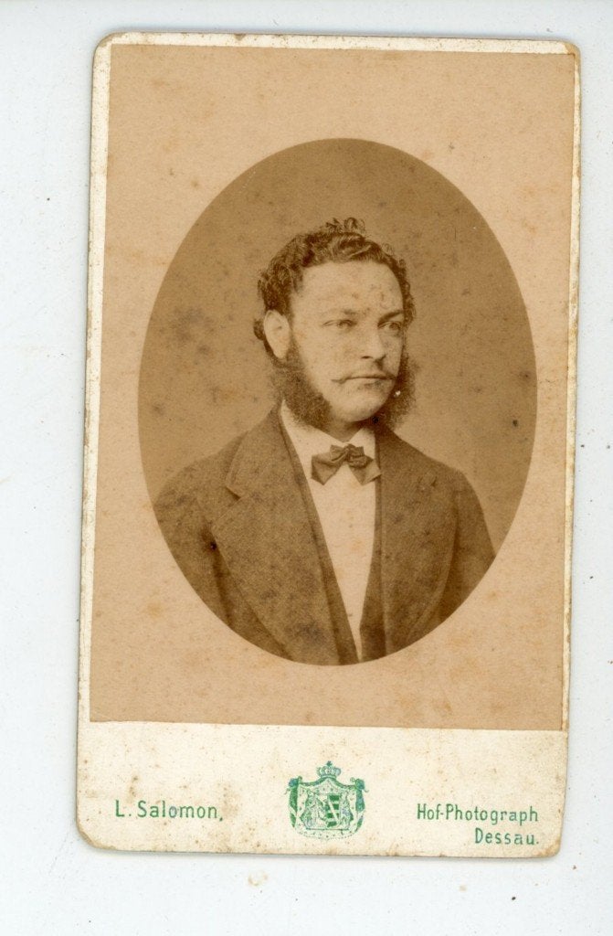 G43; Antieke foto van een man met baard - L. Salomon, Dessau, Gebruikt, Verzenden, Foto, Voor 1940