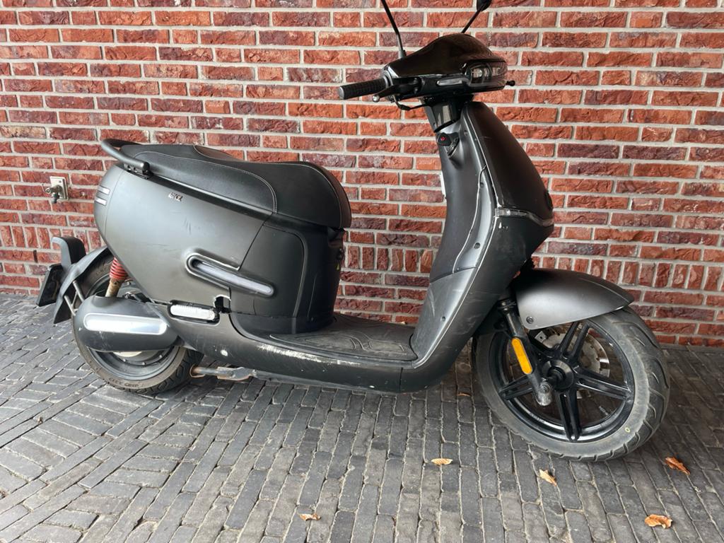 Elektrische scooter Horwin EK-1 met schade, Fietsen en Brommers, Scooters | Overige merken, Ophalen, Gebruikt, Maximaal 45 km/u