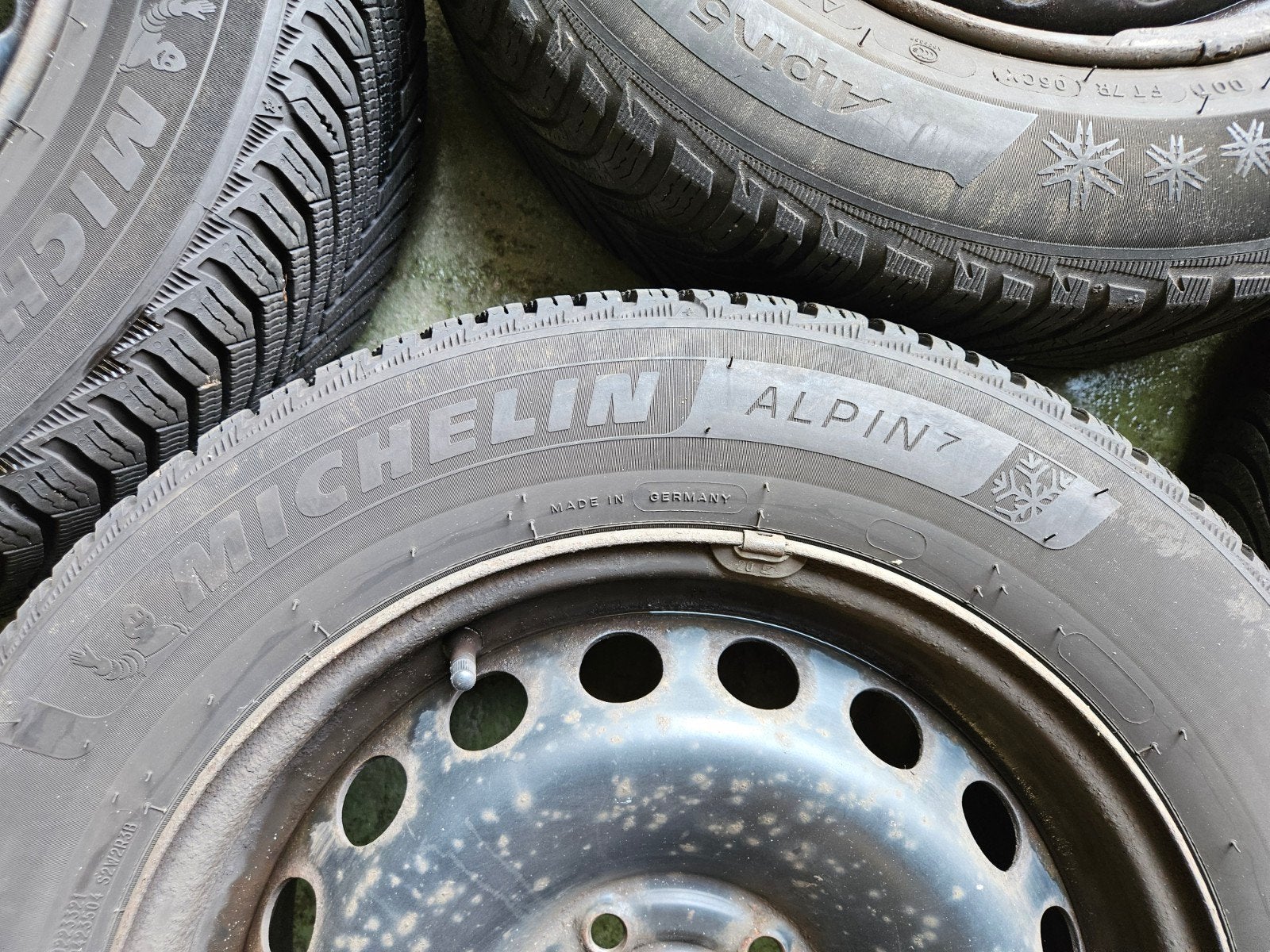 Foto 3 van Michelin Alpin 5 en 7 winterbanden 205/60/R16