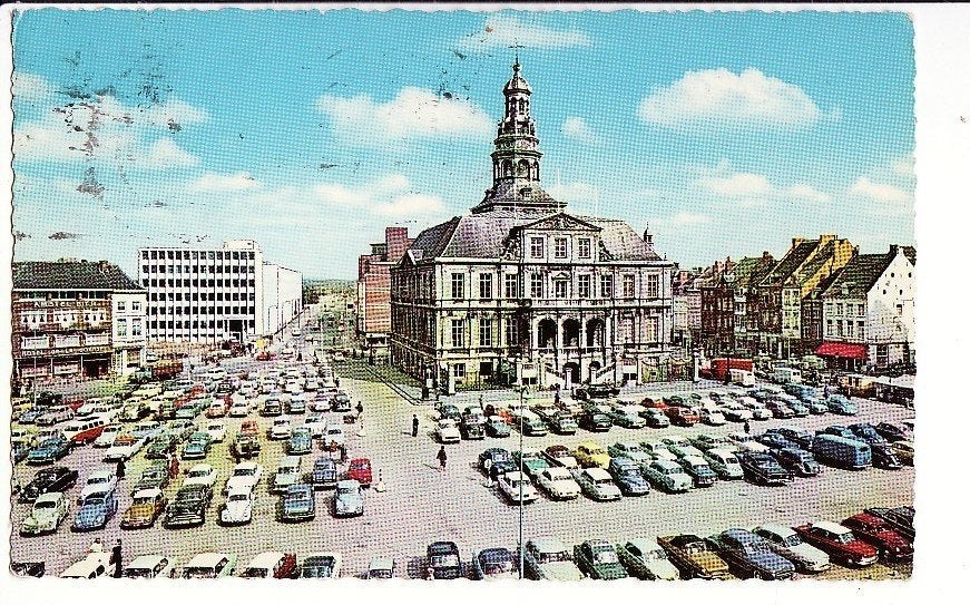 Maastricht Markt met Stadhuis 1968 / Héél veel auto's., Ophalen, 1960 tot 1980, Gelopen, Limburg