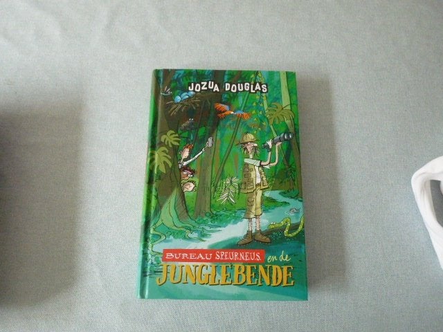 Bureau SPEURNEUS 2 - Bureau Speurneus en de junglebende, Jozua Douglas, Ophalen of Verzenden, Zo goed als nieuw, Fictie