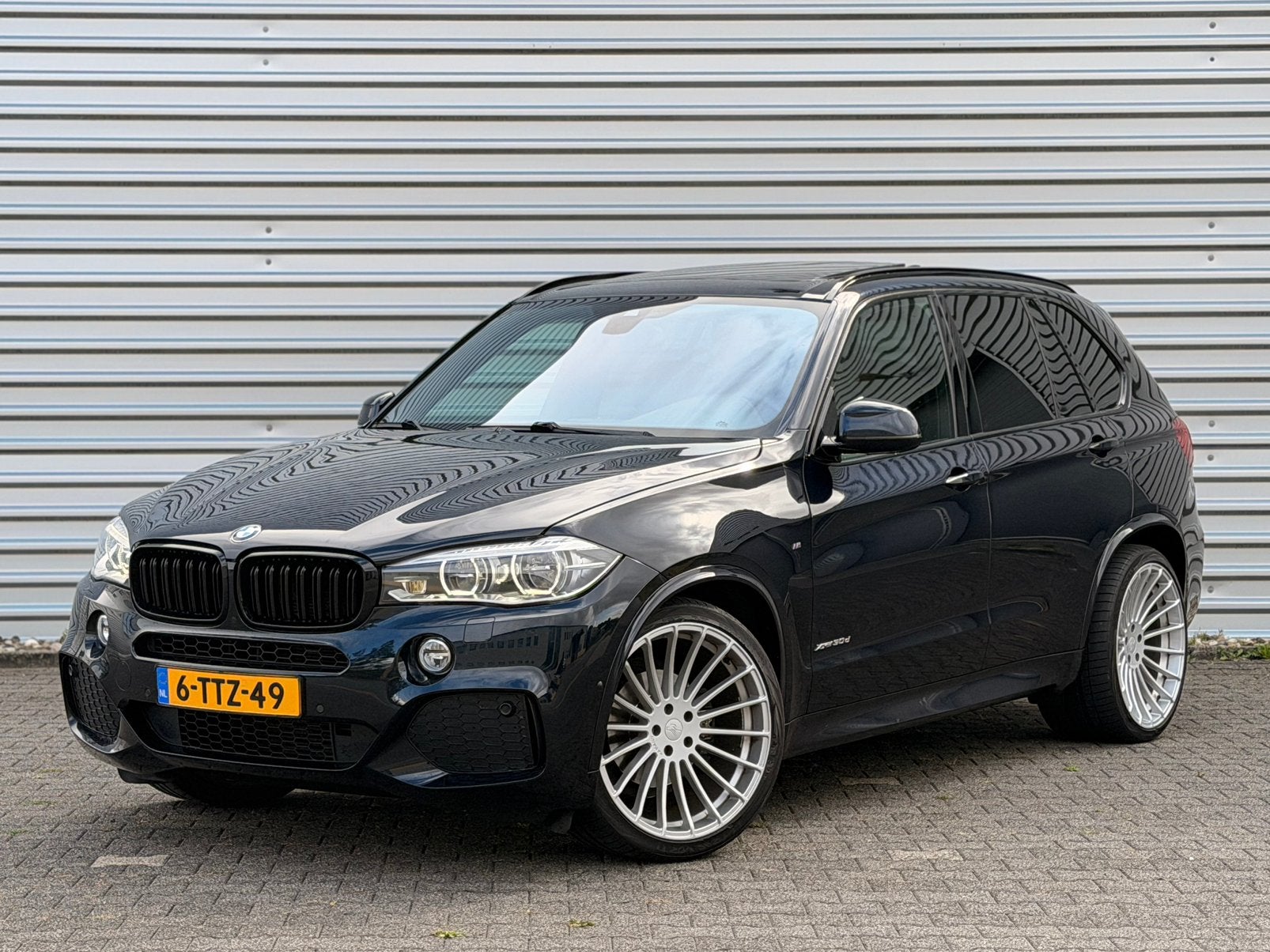 BMW X5 Xdrive 30D Aut8 M-Sport H&K | Panoramadak |, Auto's, 2993 cc, Zwart, Bruin, Diesel