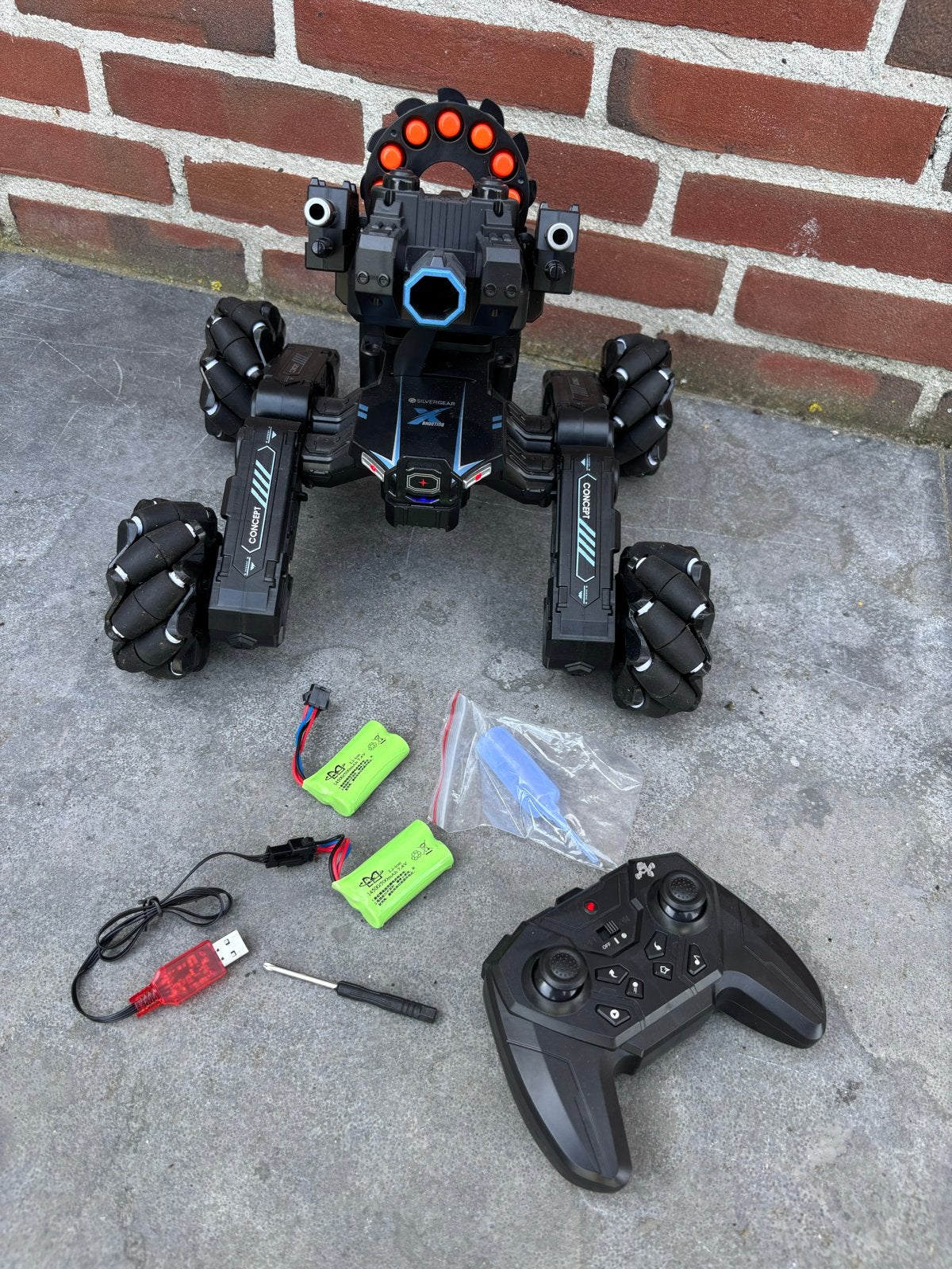 Silvergear RC Armor Auto met soft bullet gun, Auto offroad, Zo goed als nieuw, RTR (Ready to Run), Overige schalen