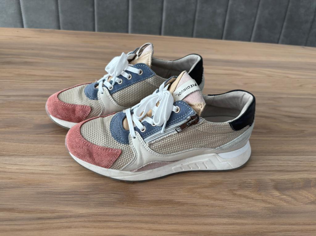 Sneaker maat 38 piedi nudi, Kleding | Dames, Schoenen, Ophalen of Verzenden, Zo goed als nieuw, Sneakers of Gympen