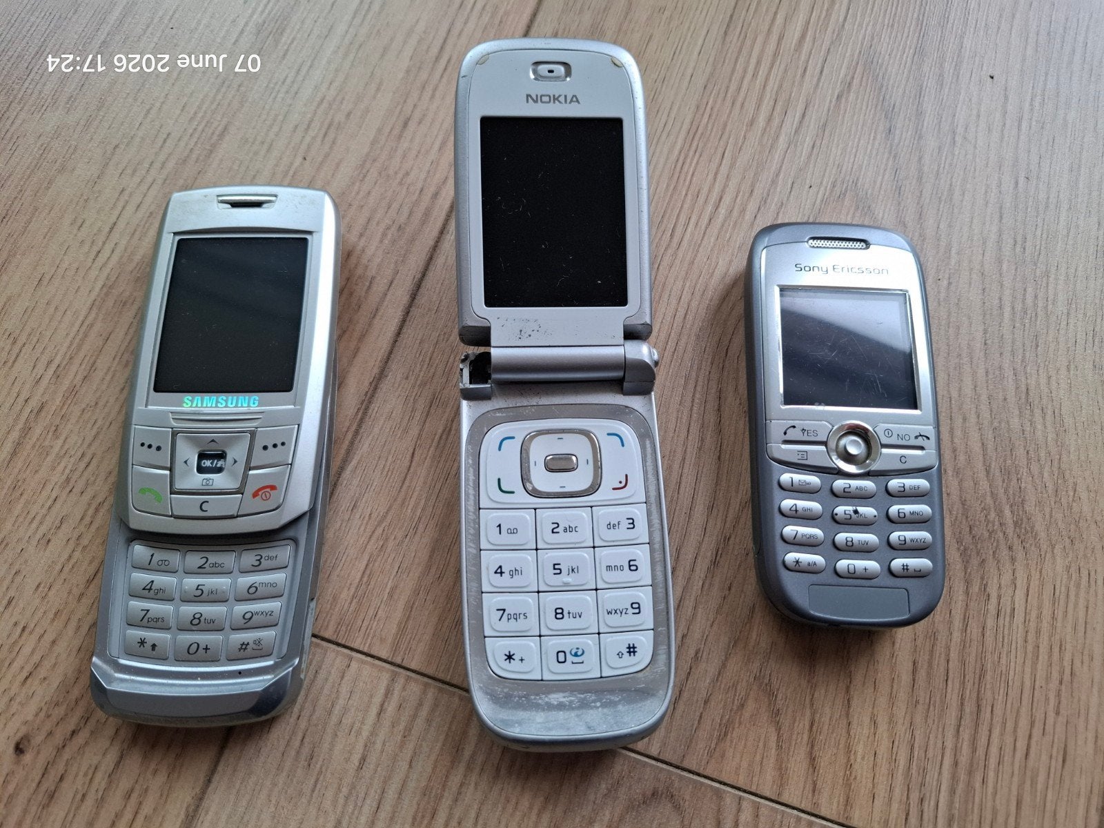 Oude mobiele telefoons: Nokia, Samsung, Sony Ericsson, Gebruikt, Schuifmodel, Ophalen of Verzenden, Minder dan 3 megapixel