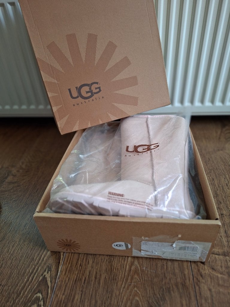 UGG classic tall Pink maat 7 / 38, Hoge laarzen, UGG, Verzenden, Nieuw