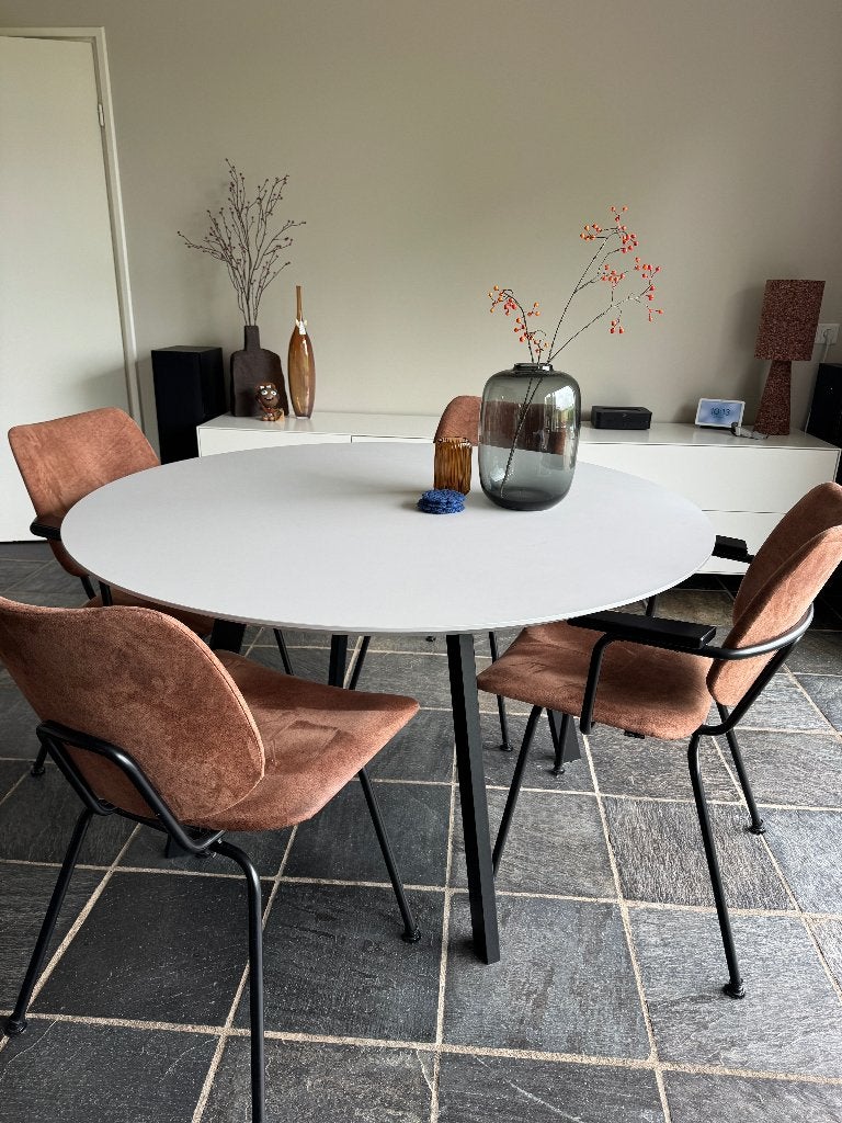 Studio Henk ronde eettafel - Ø130cm - Grijs/Zwart, Huis en Inrichting, Tafels | Eettafels, Zo goed als nieuw, 50 tot 100 cm, 100 tot 150 cm