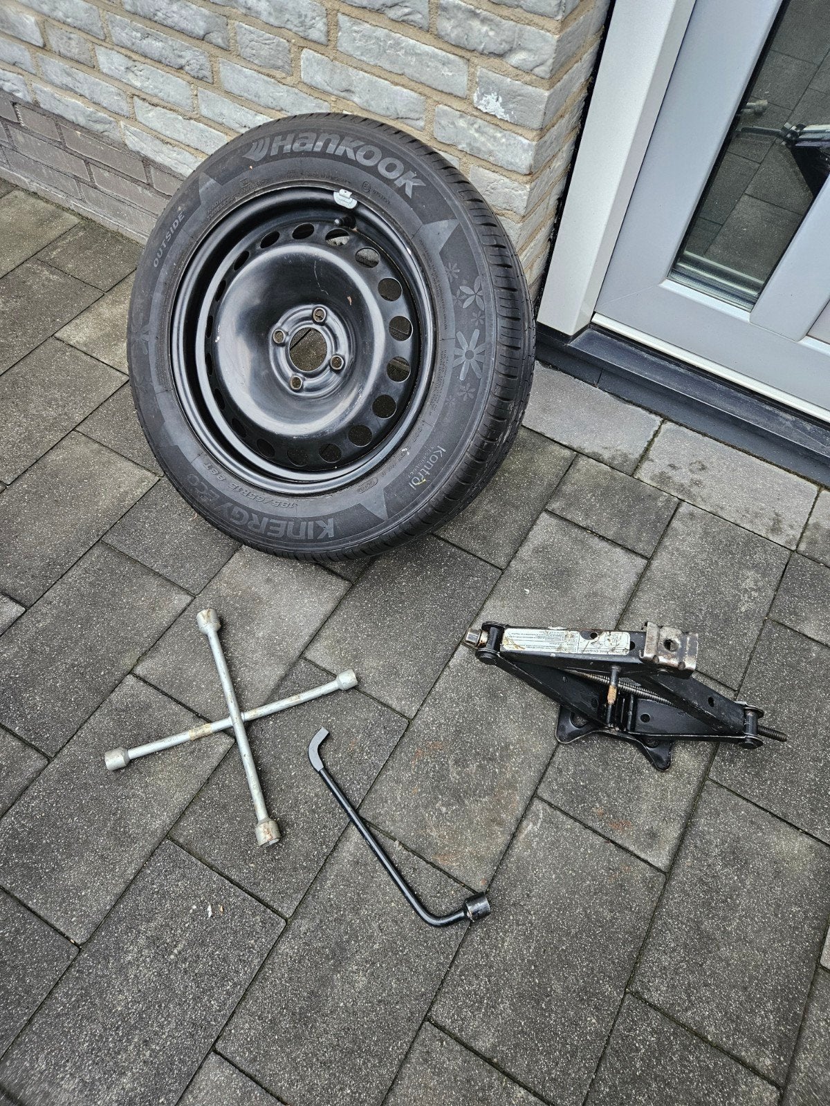 Volwaardig reserveband op velg 185/65R15 88T + krik&sleutels, Ophalen, Zo goed als nieuw
