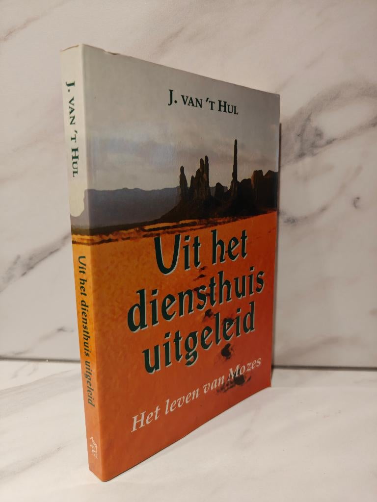 J. van 't Hul. Uit het diensthuis uitgeleid., Ophalen of Verzenden, Gelezen, Christendom | Protestants