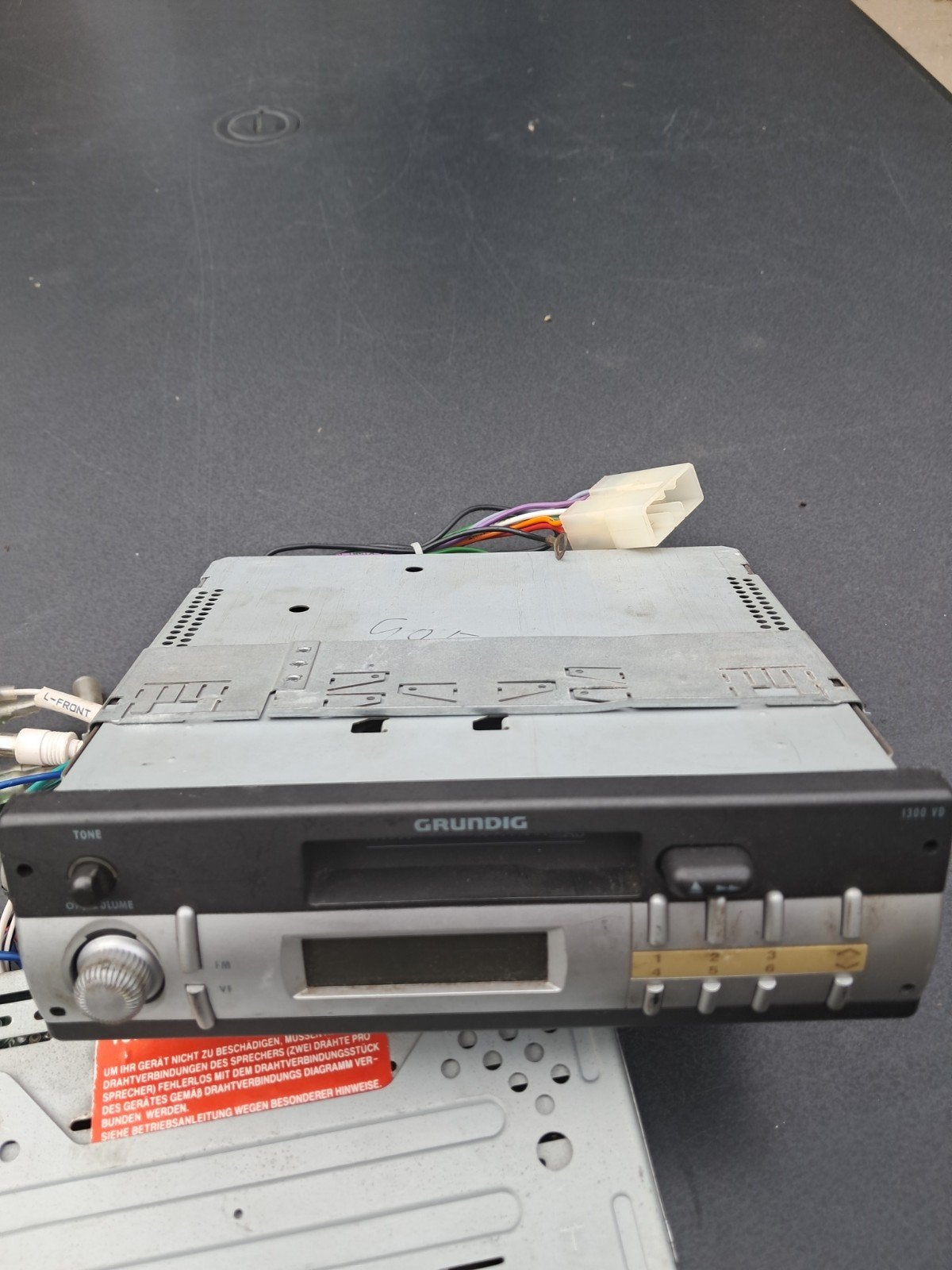 2x Autoradio: Grundig en Sherwood, Ophalen of Verzenden, Gebruikt