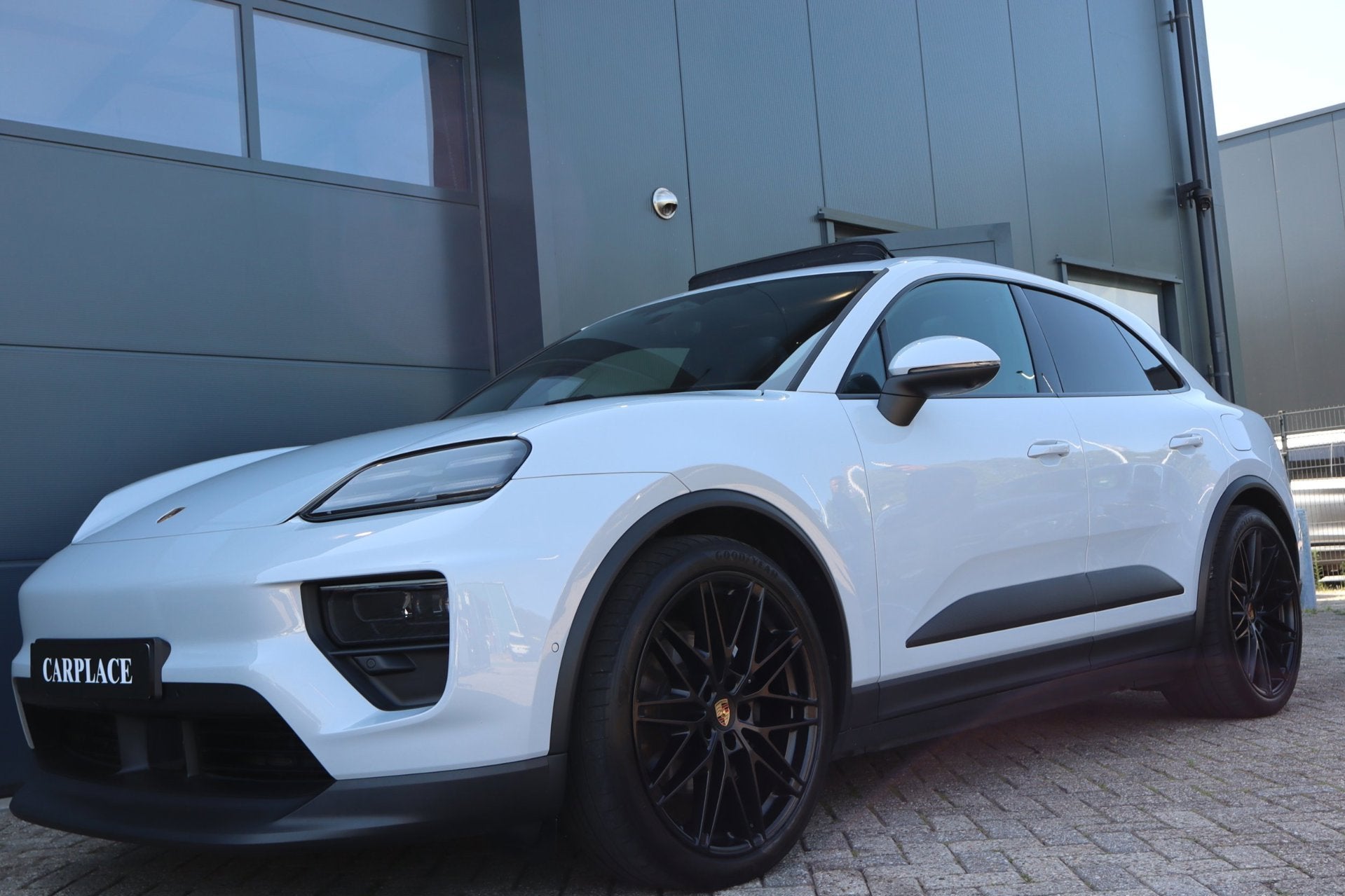 Porsche Macan 4 100 kWhFinanciering mogelijk-Vol uitgerust-P, Auto's, Dealer onderhouden, 100 kWh, 612 km, 2000 kg