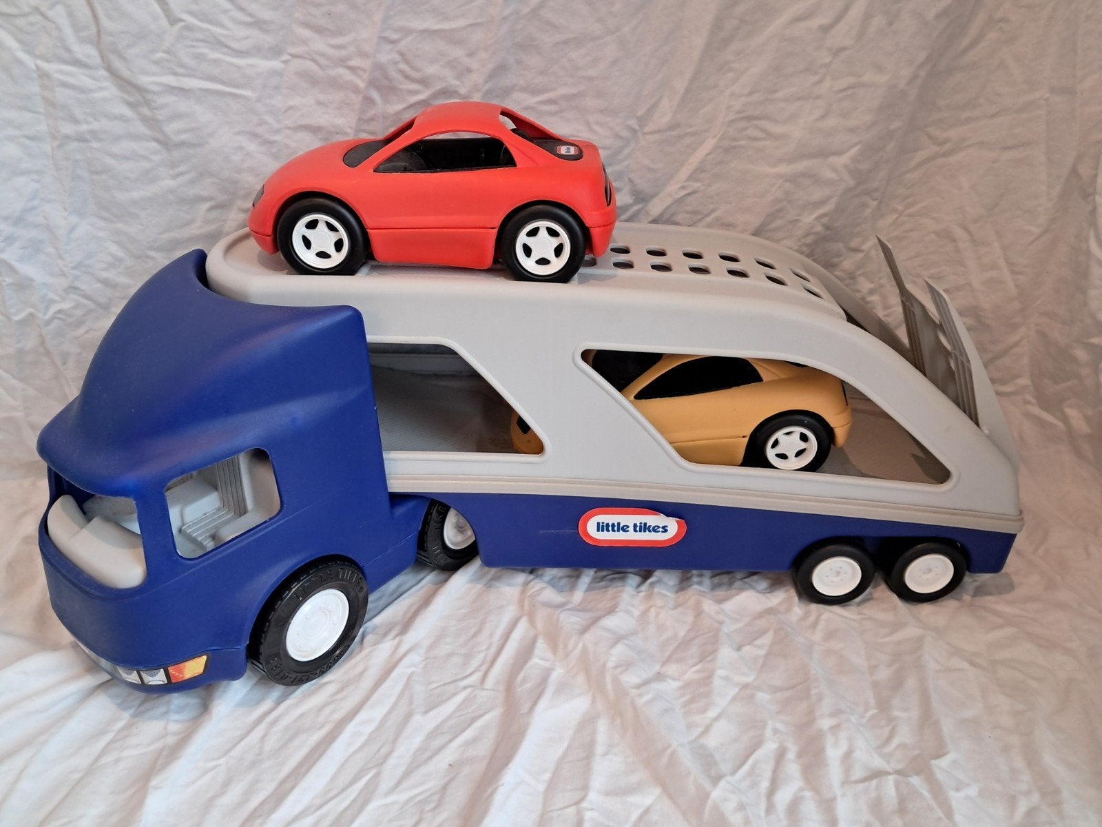 Little Tikes Grote Autotransporter Vrachtwagen + 2 Auto's, Kinderen en Baby's, Ophalen of Verzenden, Zo goed als nieuw