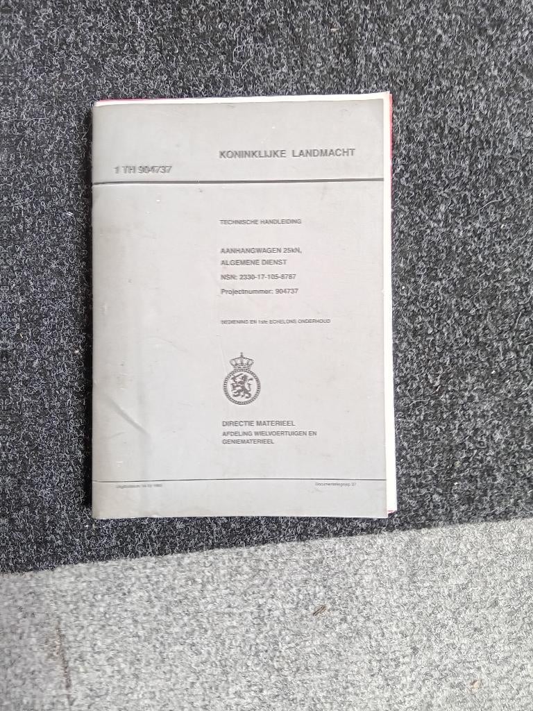 Technische handboeken, Boeken, Oorlog en Militair, Gelezen, Verzenden, Landmacht, 1945 tot heden