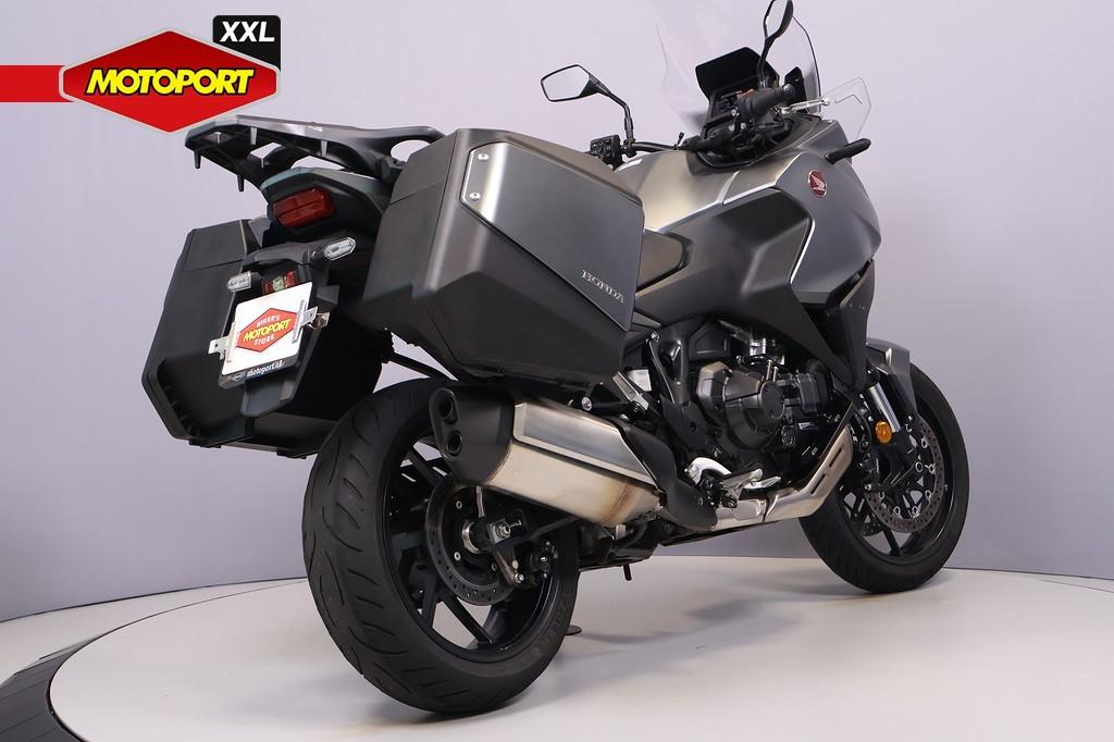 Honda NT 1100 DCT (bj 2023), Honda Motor Europe Ltd, Bedrijf, Toermotor, Customer.service@honda-eu.com