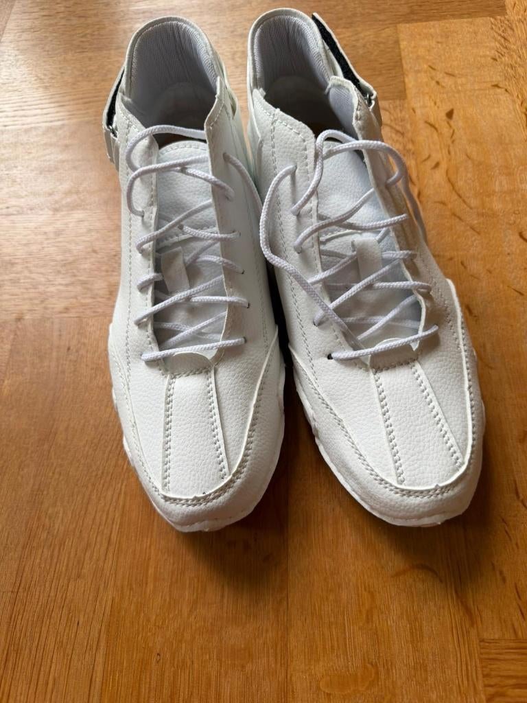 Witte sneakers, nieuwstaat., Wit, Ophalen of Verzenden, Sneakers of Gympen, Onbekend