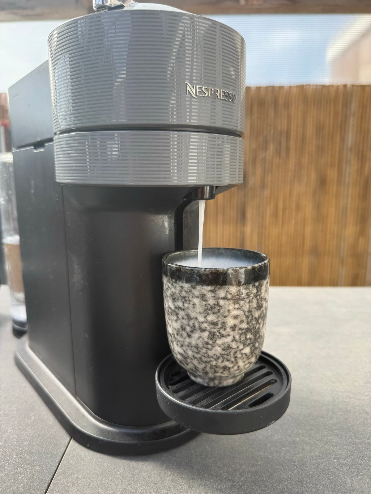 Nespresso Vertuo Next (GDV1) - Defect/Voor onderdelen, Koffiemachine, Ophalen of Verzenden, Niet werkend, Koffiepads en cups