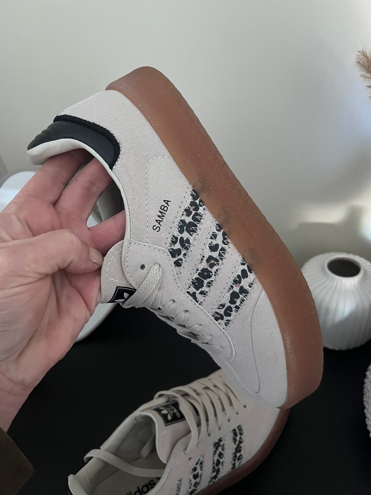 Te koop Adidas Samba maat 40, Beige, Nieuw, Ophalen of Verzenden, Sneakers of Gympen