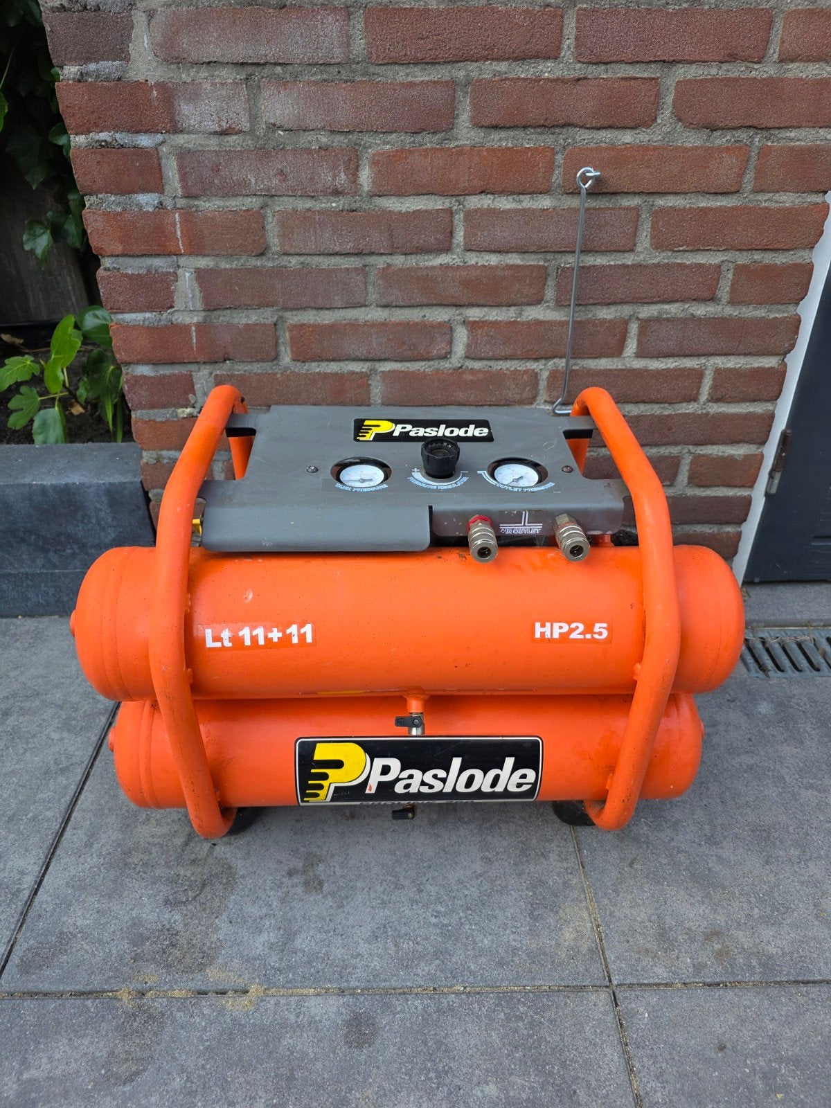Paslode LT 11+11 HP2.5 mobiele compressor, Doe-het-zelf en Verbouw, Compressors, Ophalen, Gebruikt, Minder dan 200 liter/min, Minder dan 25 liter