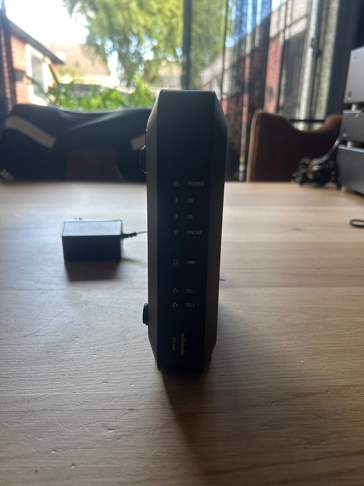 Technicolor(Cisco)EPC3928 Kabelmodem Router (EuroDOCSIS 3.0), Computers en Software, Ophalen of Verzenden, Zo goed als nieuw, Router met modem