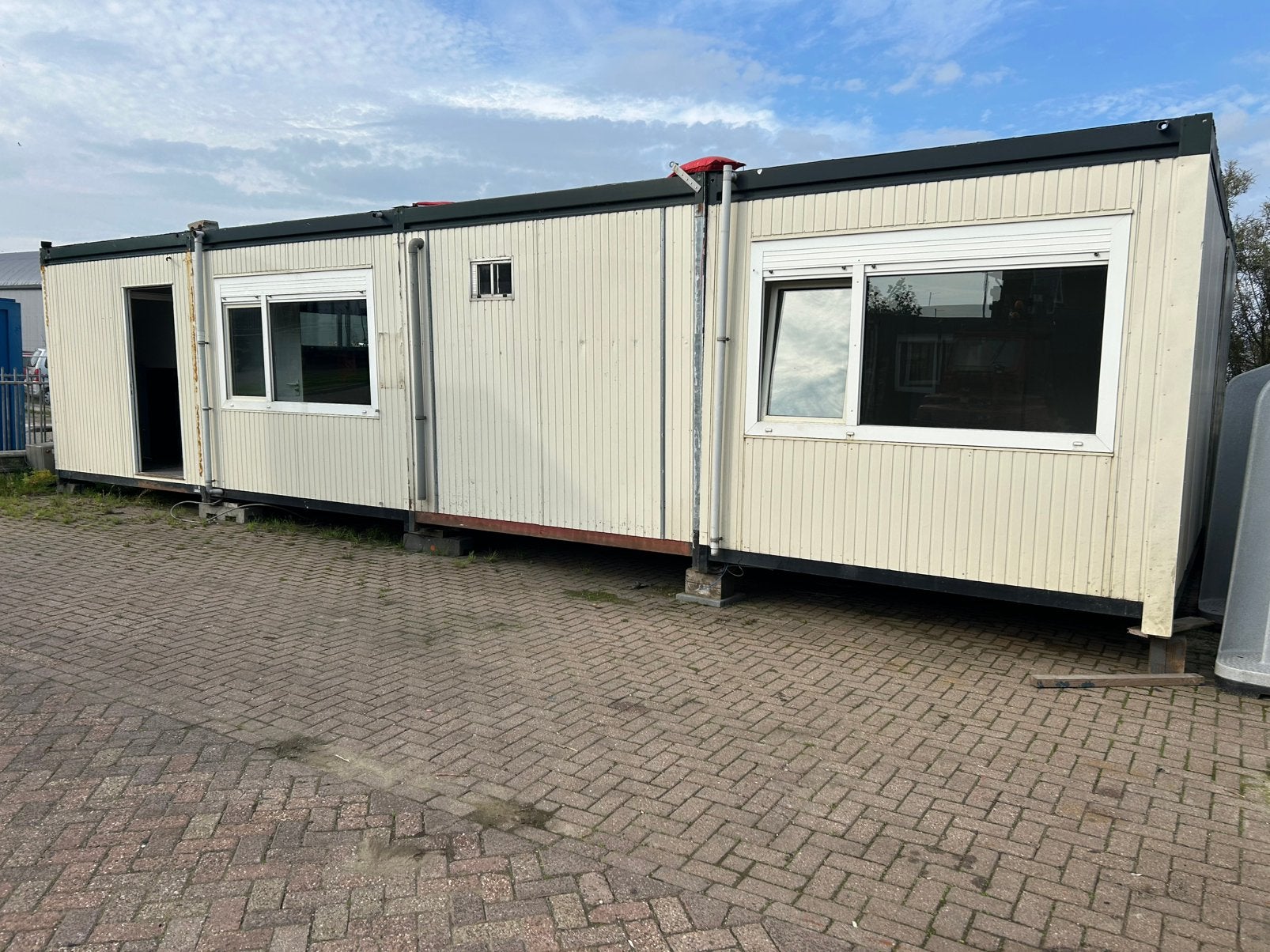 Kantoor/woonunits 12x6m, geïsoleerd, 2 slaapkamers, Ophalen of Verzenden