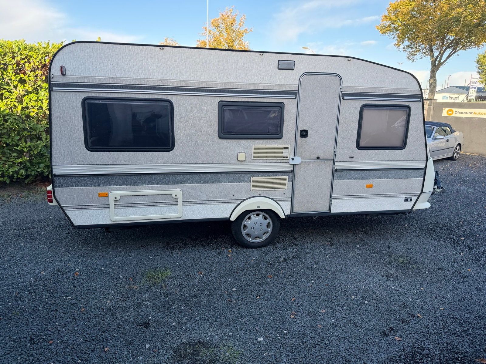 Zeer nette Hobby de luxe 460 inkl voortent, Overige typen, Rondzit, Hobby, Bedrijf