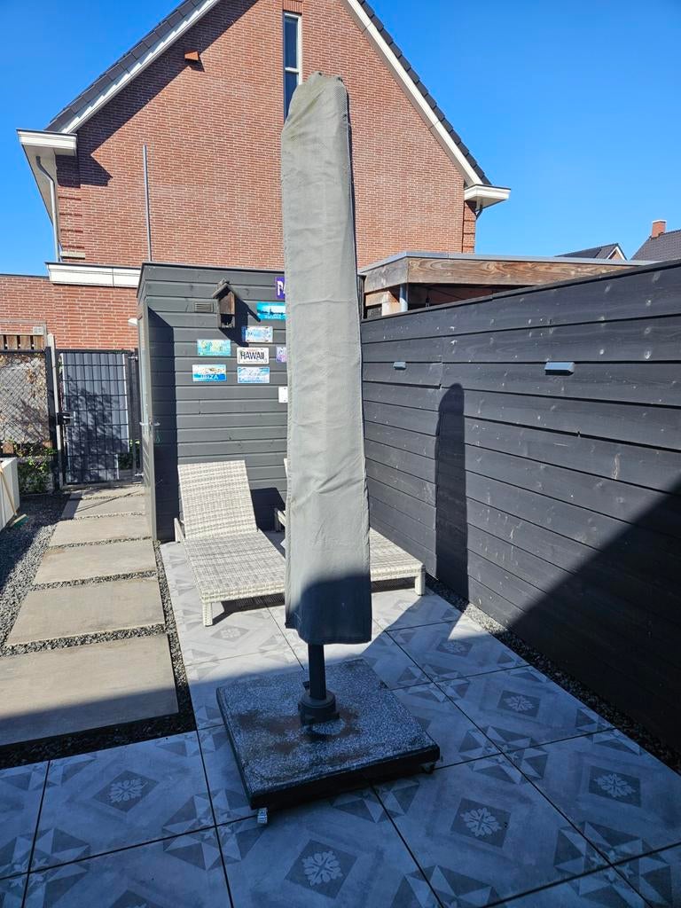 Lesli Living Zweefparasol met Voet en Wieltjes, Tuin en Terras, Parasols, Ophalen, 2 tot 3 meter, Zweefparasol, Verstelbaar