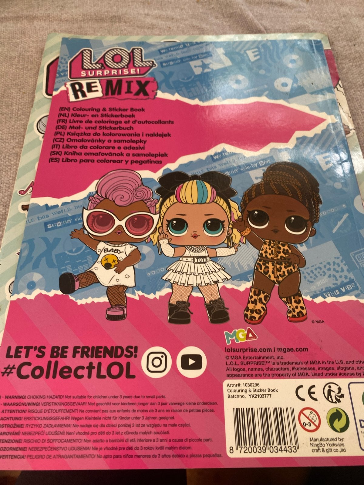 L.O.L. Surprise! Remix Kleur- en Stickerboek, Ophalen of Verzenden, Zo goed als nieuw, Knutselen