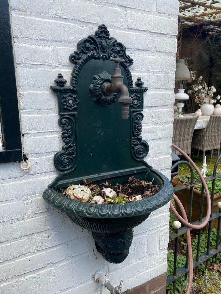 Gietijzeren wandfontijn, Tuin en Terras, Ophalen of Verzenden, Zo goed als nieuw, Gietijzer