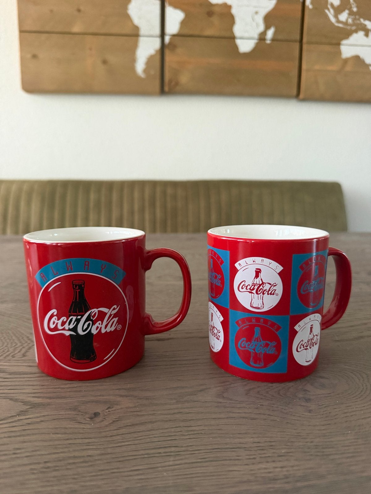 Set van 2 Coca-Cola mokken - Vintage design, Ophalen of Verzenden, Zo goed als nieuw, Gebruiksvoorwerp