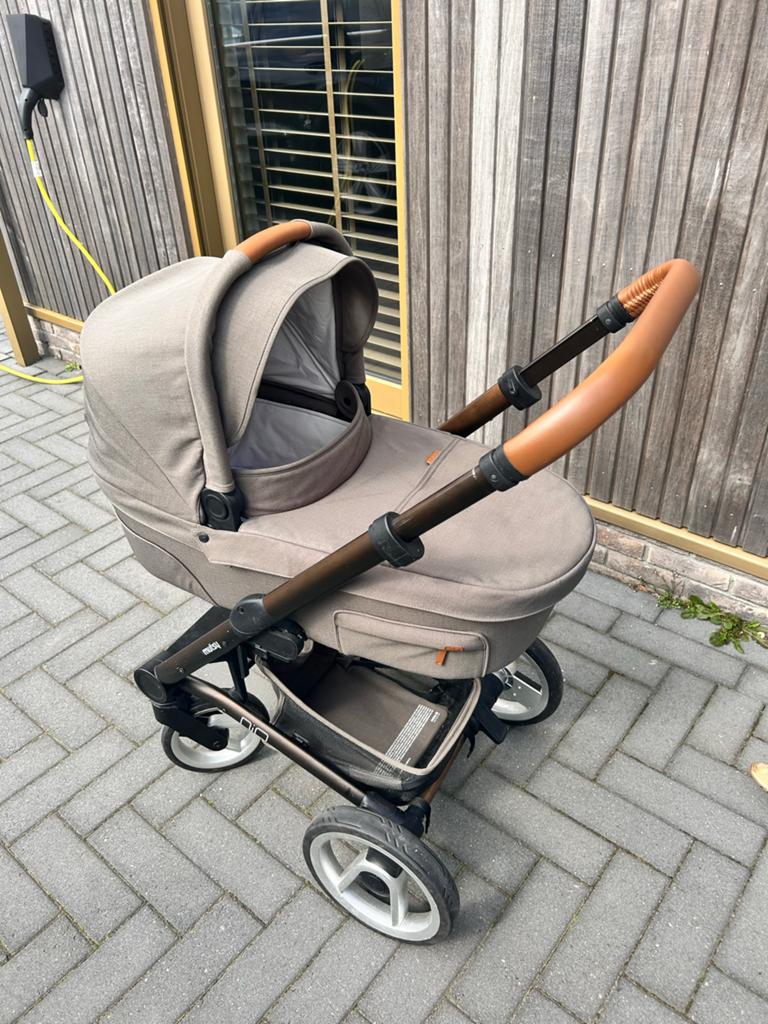 Mutsy Neo Kinderwagen - Zeegroen en Compleet, Kinderen en Baby's, Kinderwagens en Combinaties, Gebruikt, Verstelbare duwstang
